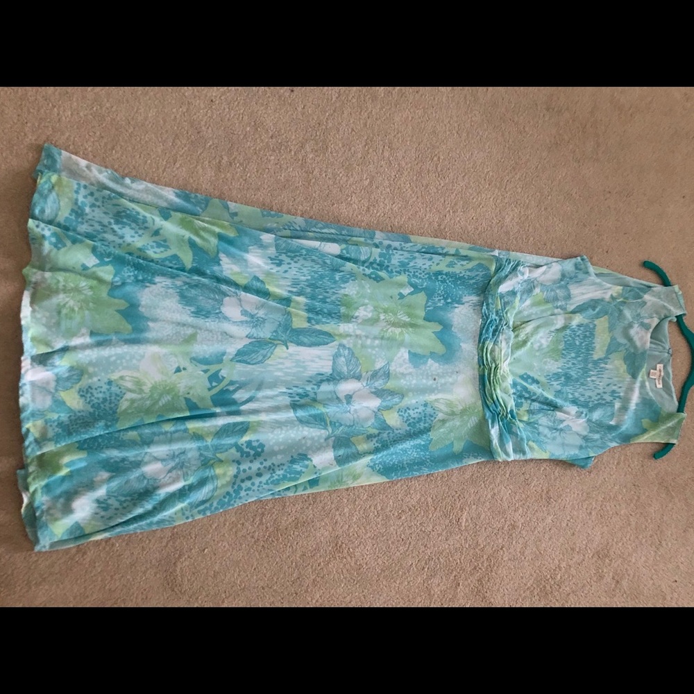 Dresses - Picture 2 of 8